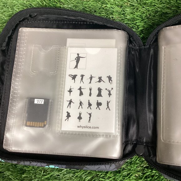 Making Memories Slice Design Card Zippered Case with 8 SD Design Cards - Picture 3 of 8